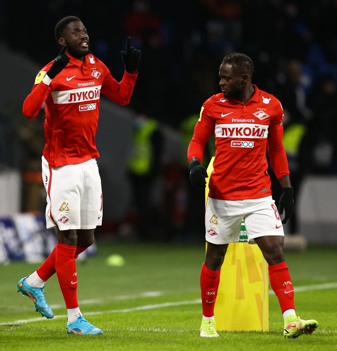 Вернулись! Вернулись! Ура! Ура!