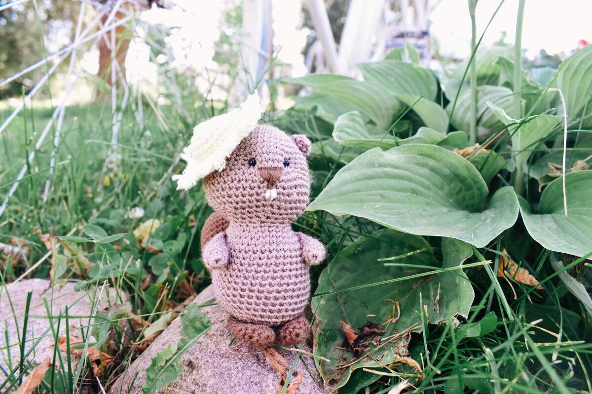 Вязаная крючком мягкая игрушка Бобер