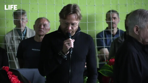 Валерий Карпин приехал на церемонию прощания с экс-главным тренером сборной России Георгием Ярцевым. Видео © LIFE