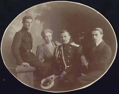 Феликс Юсупов с родителями и старшим братом Николаем.