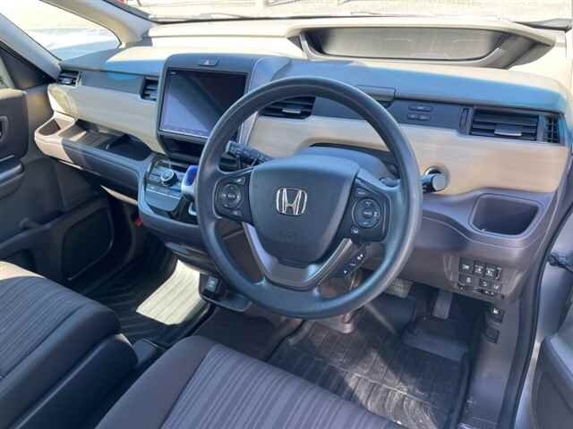 Honda Grace Hybrid 2019г Салон