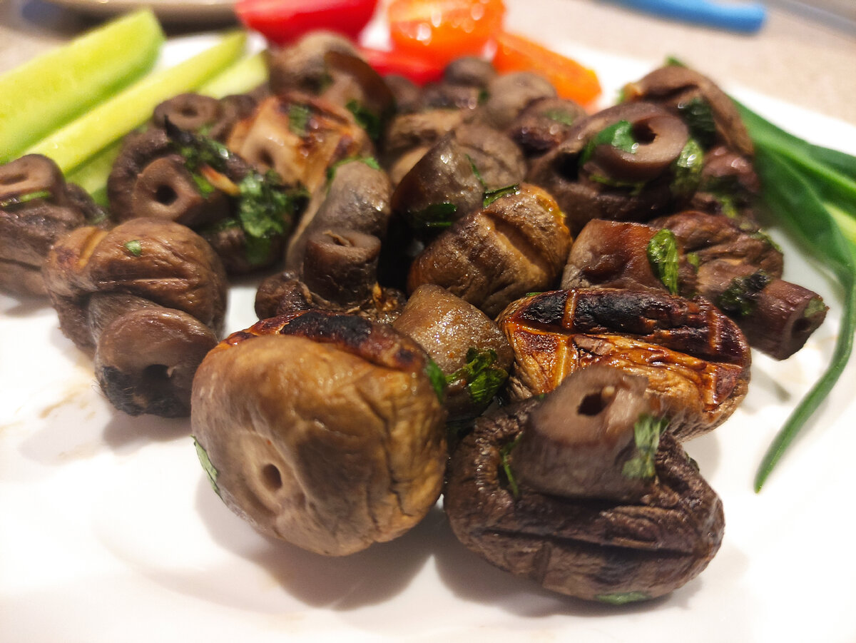 Шампиньоны на мангале (фото автора) 