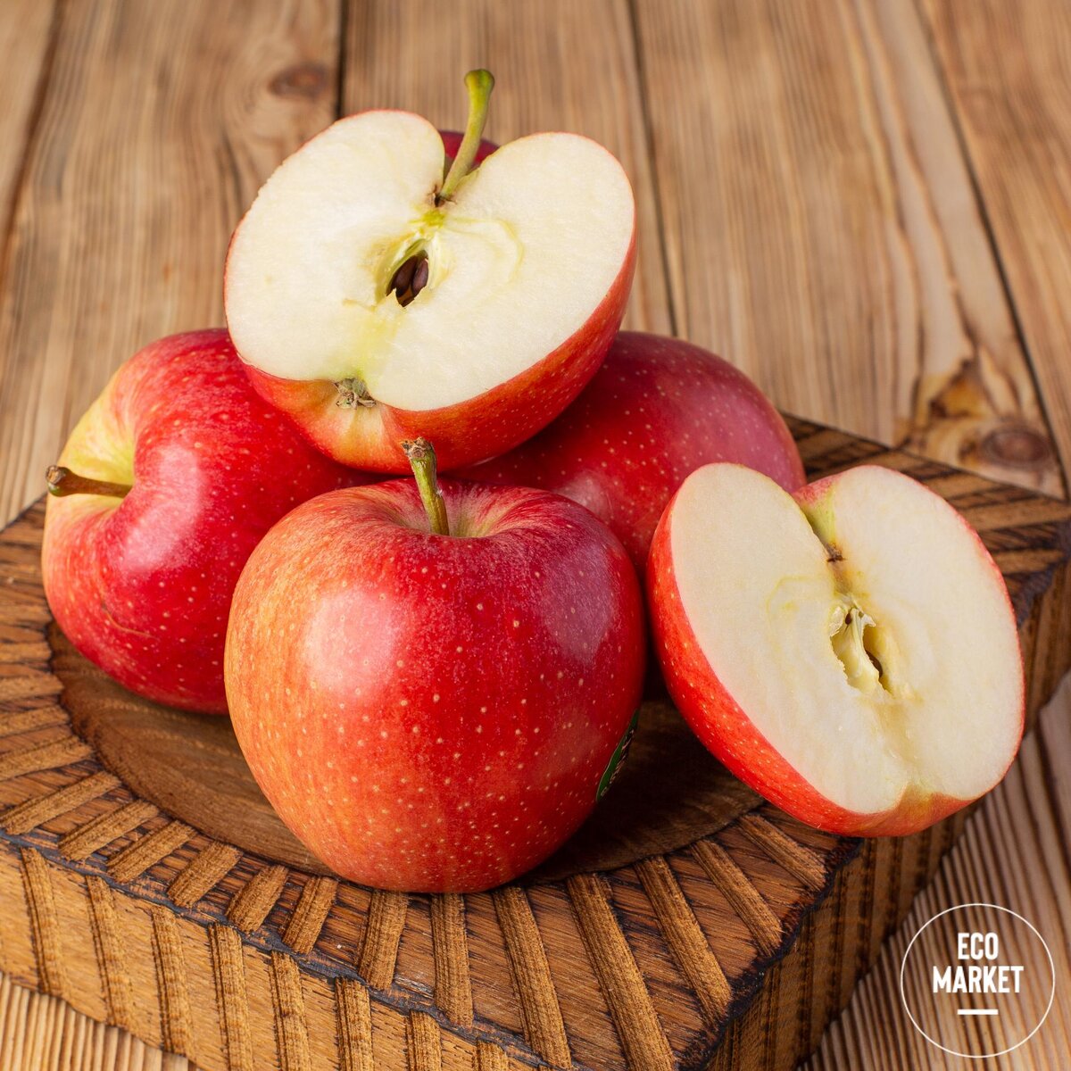 Вот они, яблочки) У них много сортов, и также множество названий! 