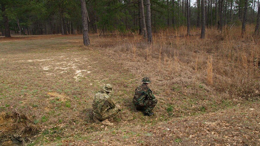 Соответствие и несоответствие расцветки камуфляжа фону местности
