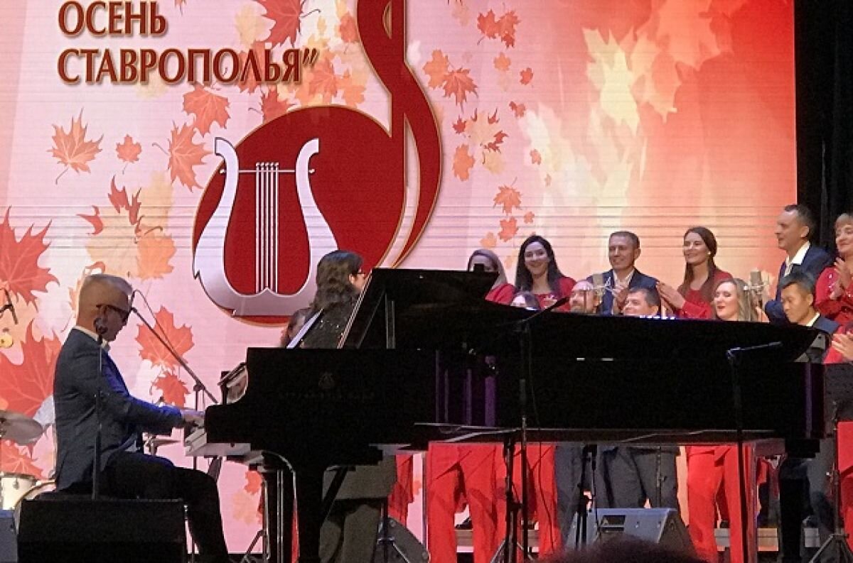    Король рок-н-ролла спел песни Элвиса Пресли в Ставрополе