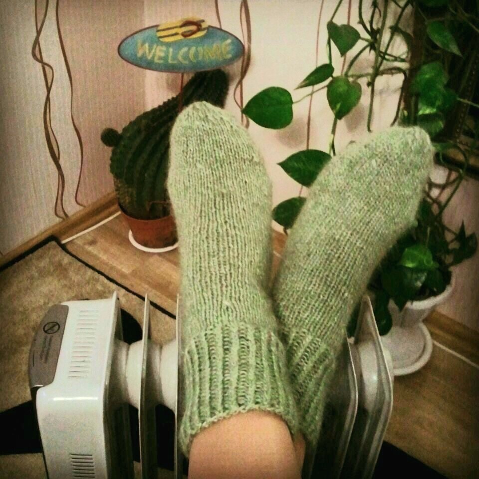 Носочки связаны в одну нить,  поэтому вяжутся дольше,  но на ноге словно вторая кожа. 