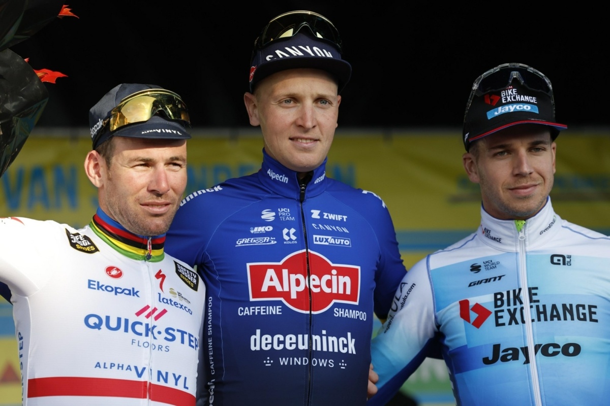 Arendonk — Belgium — cycling — Mark Cavendish (GBR / Team Quick-Step Alpha Vinyl) — Tim Merlier (Belgium / Team Alpecin Deceuninck) — Dylan Groenewegen (Netherlands / Team BikeExchange Jayco) pictured during Memorial Rik Van Steenbergen / Kempen Classic (1.1) a one day race Arendonk > Arendonk — Photo: Tim van Wichelen/Cor Vos © 2022  📷
