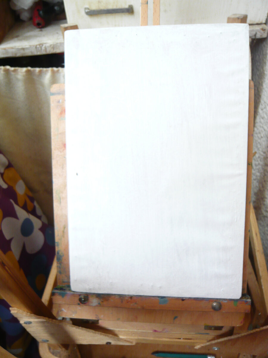 вот этот холст с волнами. На нём уже написана картина, волны придали достоверность изображению. Так что иногда такие ошибки даже нужны.