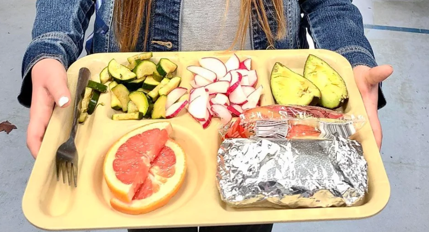 www.reddit.com/r/pics/comments/105to3q/school_lunch_in_california_free📷
