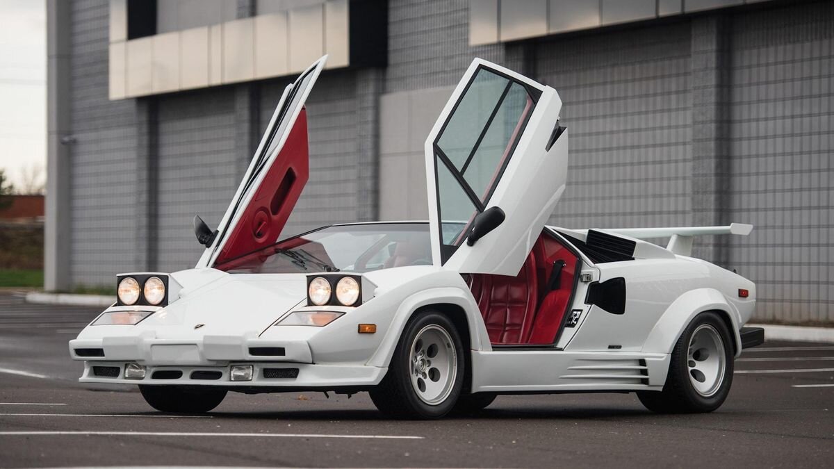 Lamborghini Countach — икона 1980-х, и жить с ним еще хуже, чем с его аналогом из Маранелло