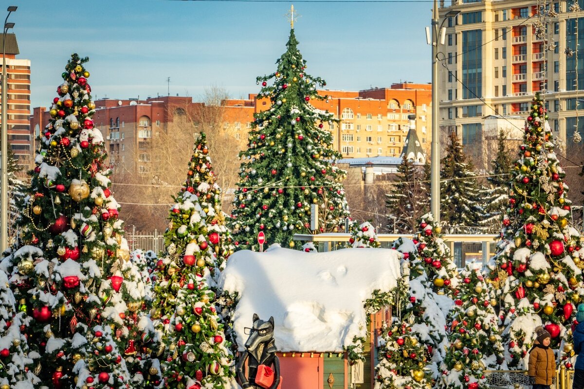 Новогодние игрушки начали распродавать после праздников.  Фото: Konstantin Kokoshkin / Global Look Press / globallookpress.com
