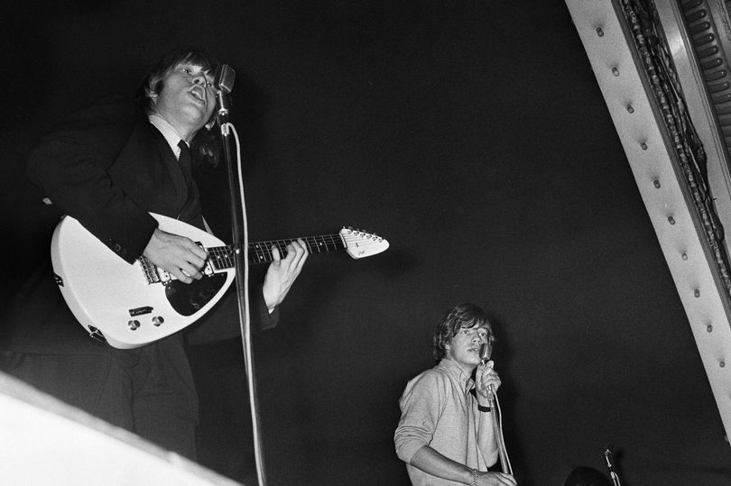 Стоунз на сцене в The Tower Ballroom, New Brighton