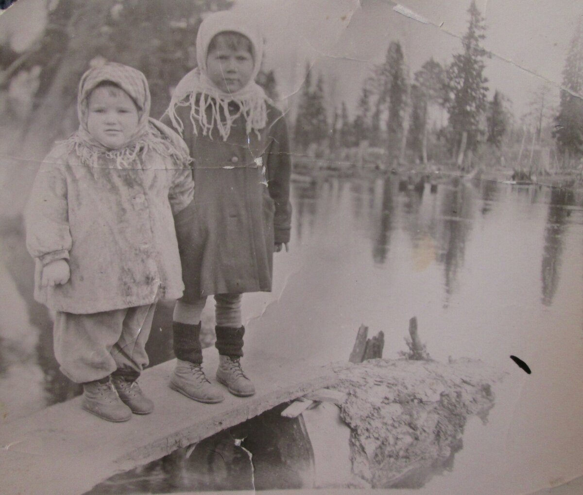 Эти сёстры - мои тёти. 1960 год. Печорский район