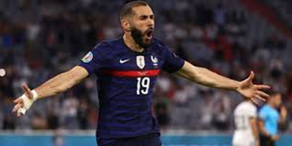 Карим Бензема после гола в ворота сборной Швейцарии