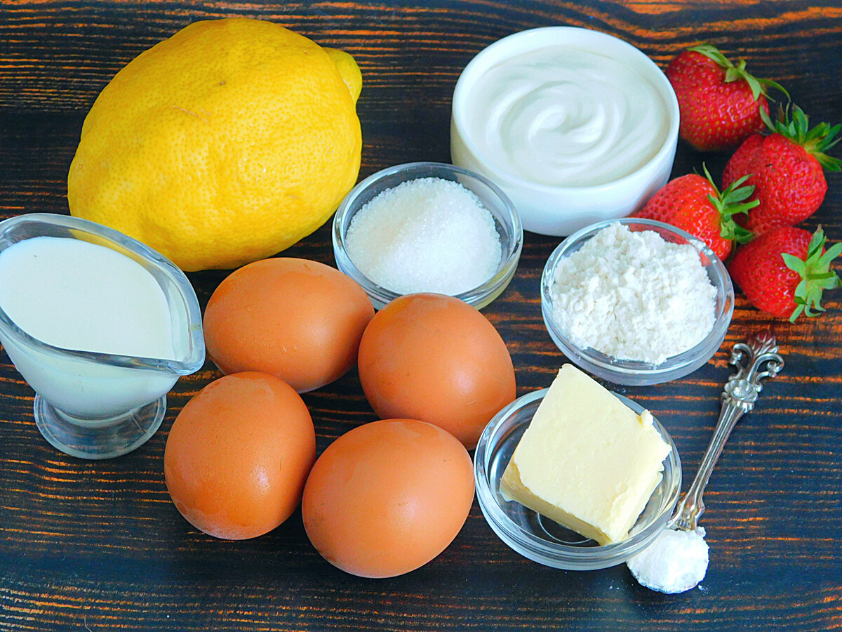 Ингредиенты для приготовления торта из лимонного бисквита с клубничным кремом