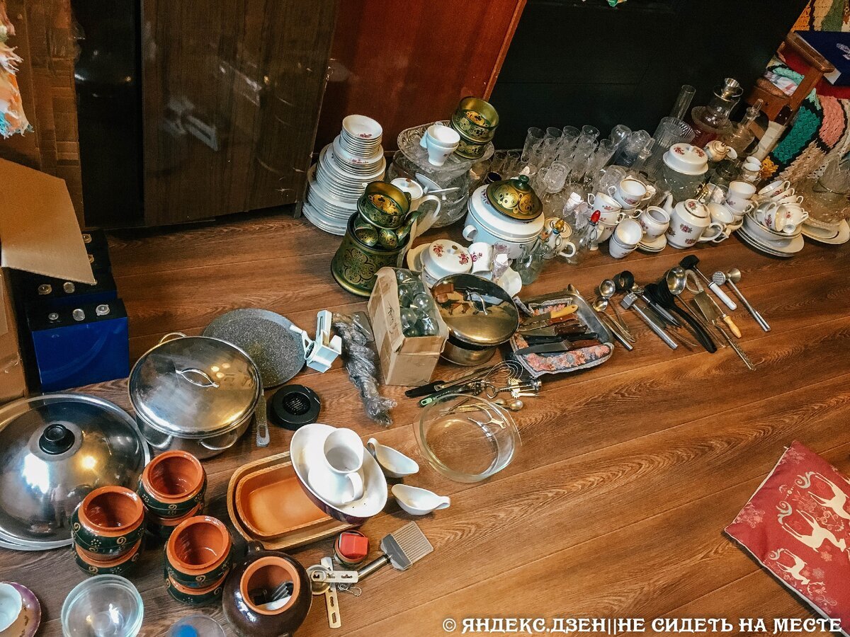 Они оказались в моей квартире, и я хотела понять, как с ними поступить так, чтобы дать вещам вторую жизнь и при этом не попасться в сети перекупщиков-врунов