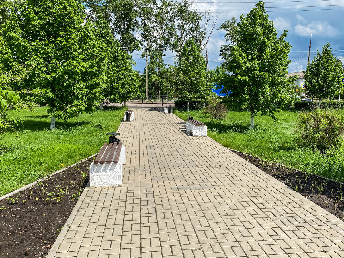 Прогулялись по спальному району провинциального города Уварово. Пятиэтажки  и огромные лужи после дождя. | Прекрасное рядом | Дзен