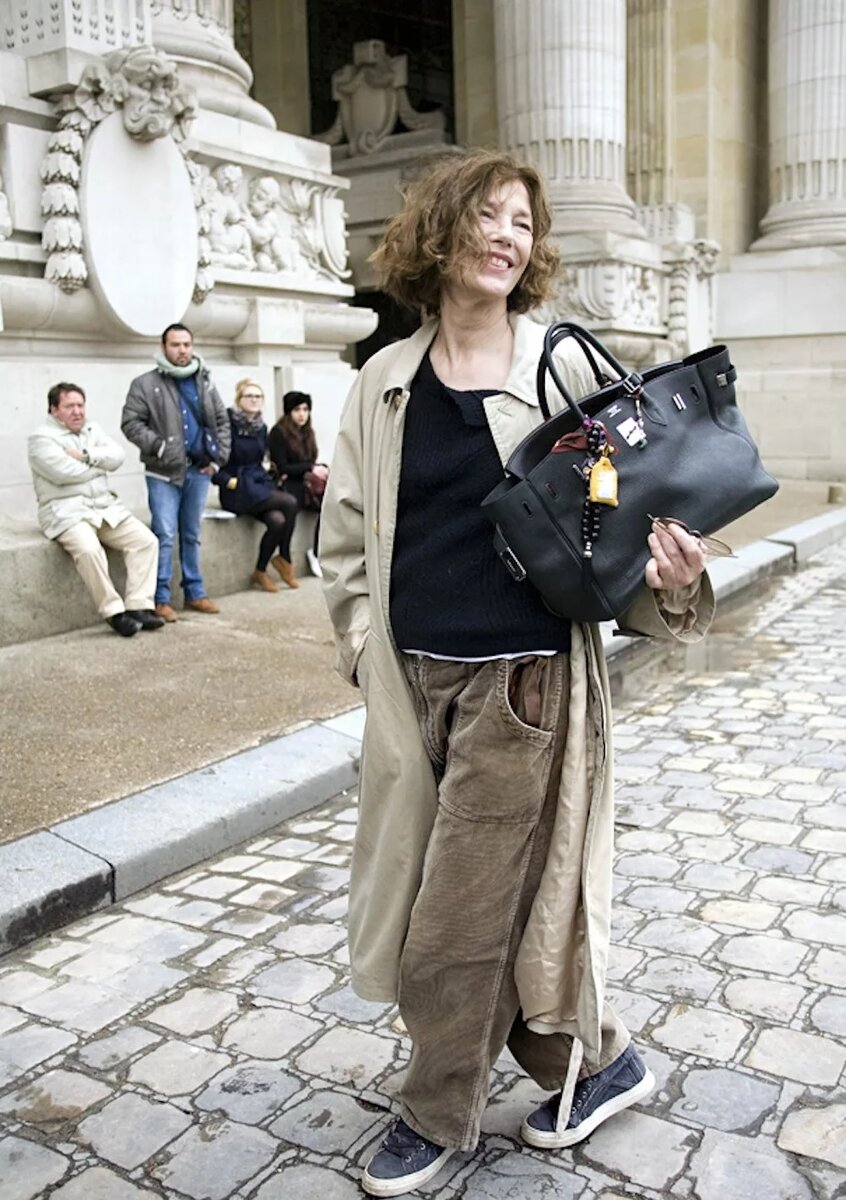 Джейн Биркин с самой известной в мире сумкой тоут – сумкой своего имени Birkin от Hermes