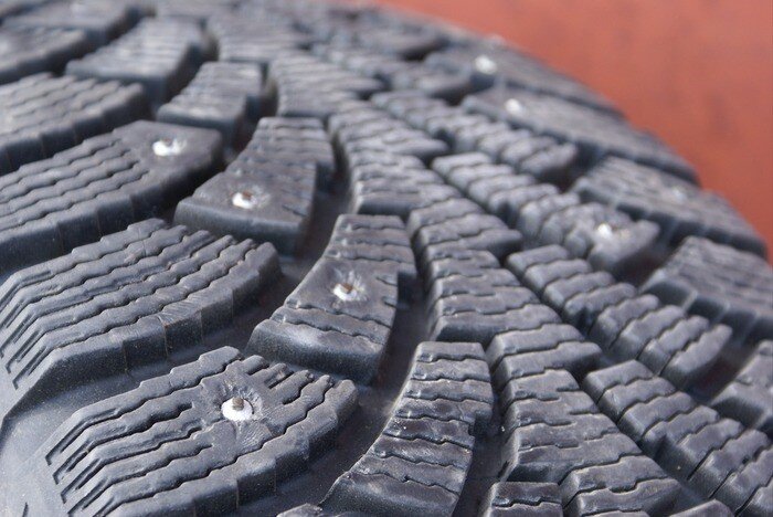 Шипованные покрышки