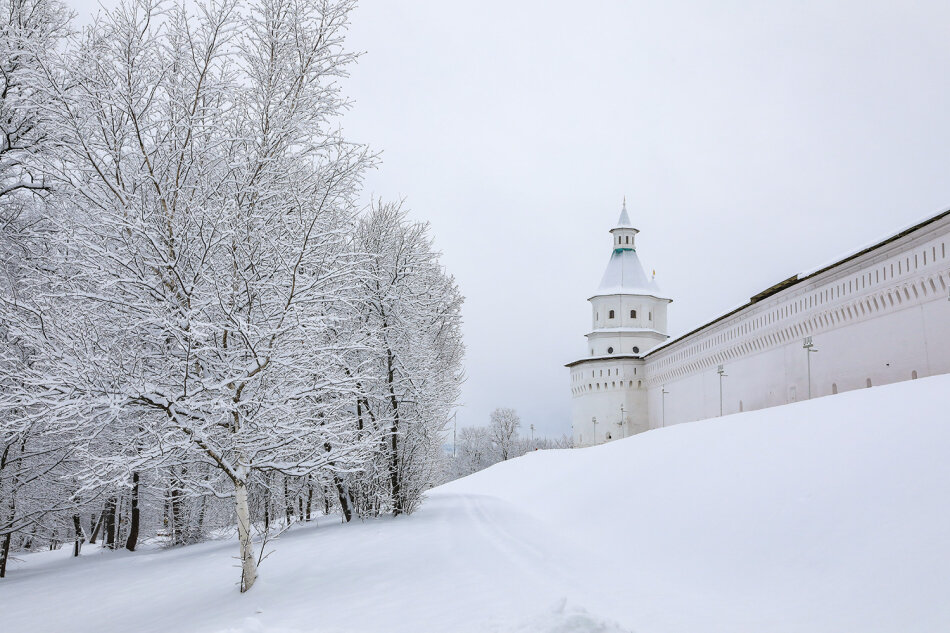 куда сходить в подмосковье зимой. крутые места подмосковья зимой. куда сходить в подмосковье зимой. зимняя усадьба середниково. дубровицы покататься на ватрушках.