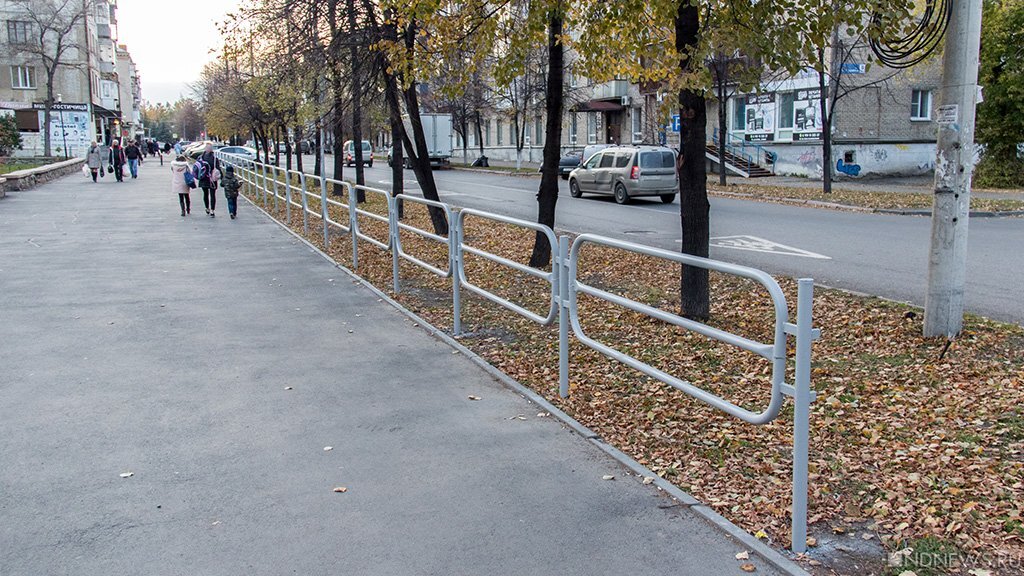 Аналогично. На такой улице не хочется долго задерживаться. Это просто транзитный буфер между точкой А и точкой Б. фото взято с сайта newdaynews.ru