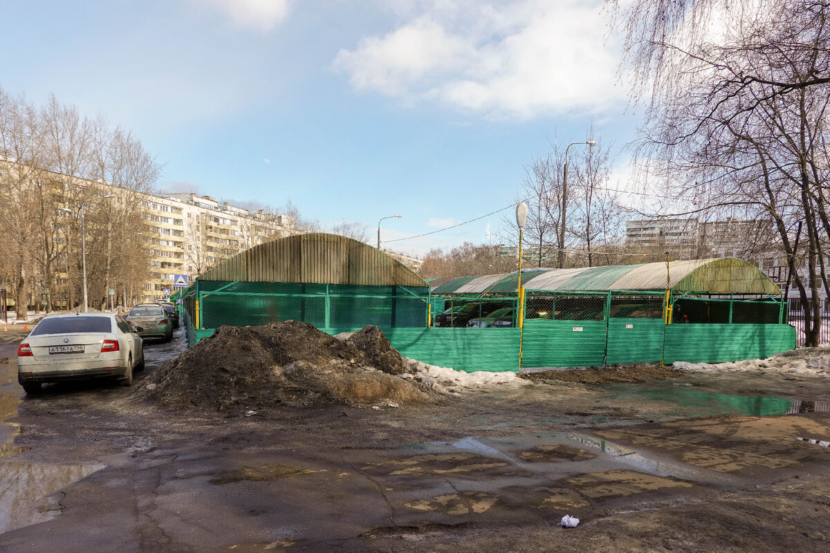 Пешеходная прогулка по северо-востоку Москвы. Небоскребы, недостроенные ТЦ,  военная техника и многое другое | Самый главный путешественник | Дзен