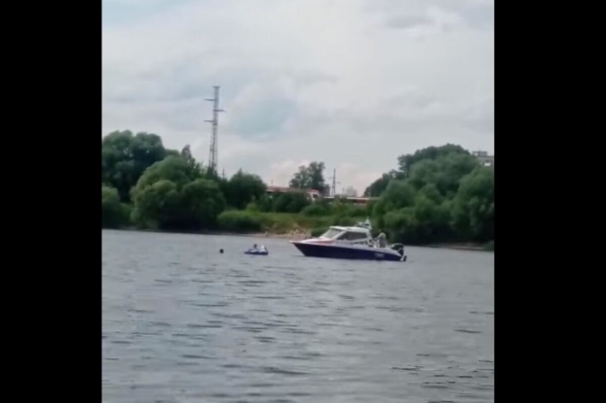    В Твери спасатели пытались уговорить отца не подвергать сына опасности