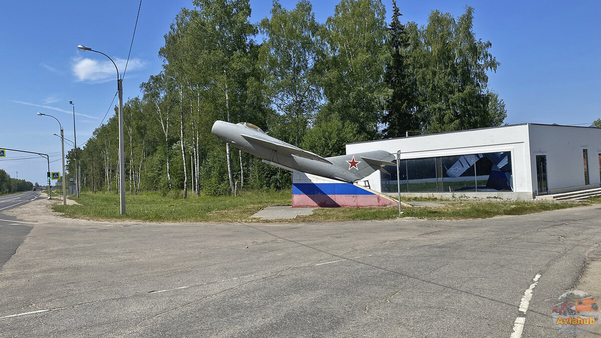 Аэропорт ярославль фото. Туношна Ярославская область. Миг 17 Туношна. Туношна Ярославль. Аэропорт Туношна.