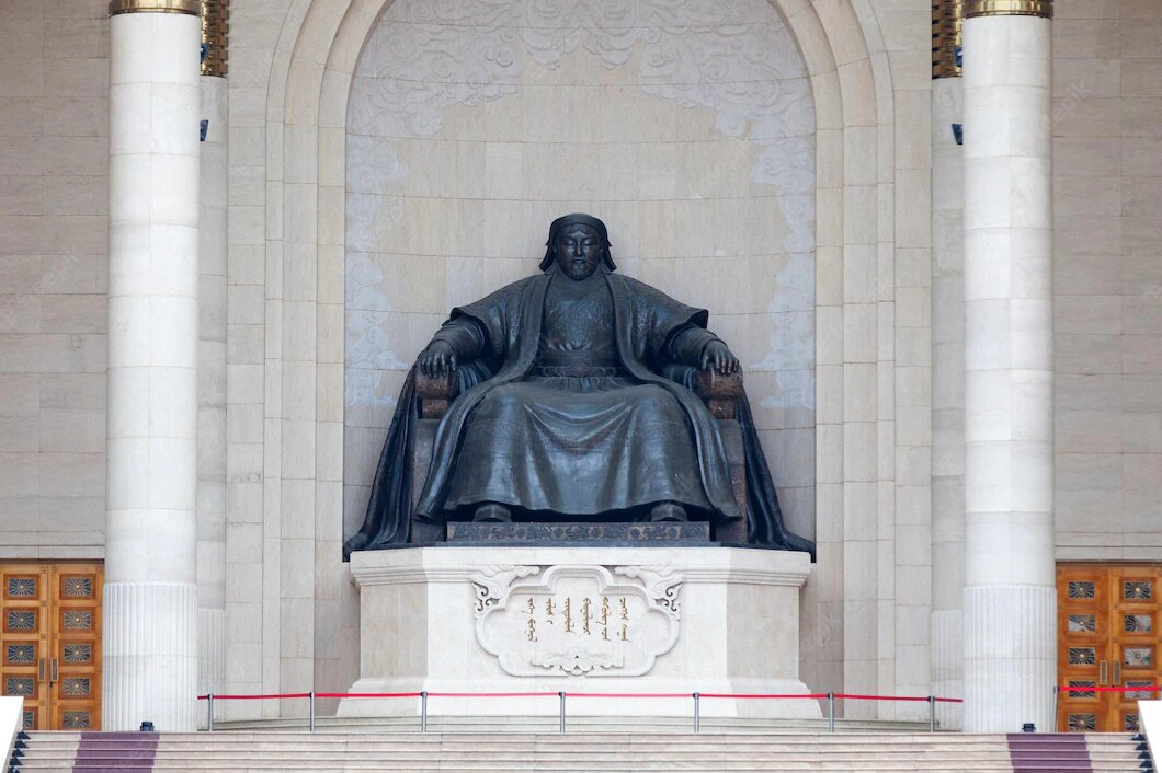 Памятник Чингисхану в Монголии.