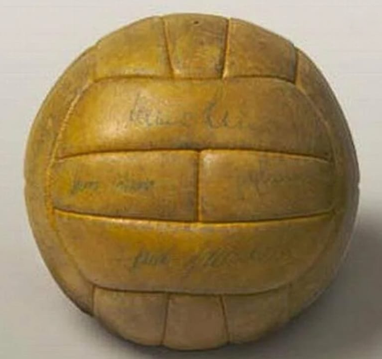 Мяч чемпионата мира 1958 года