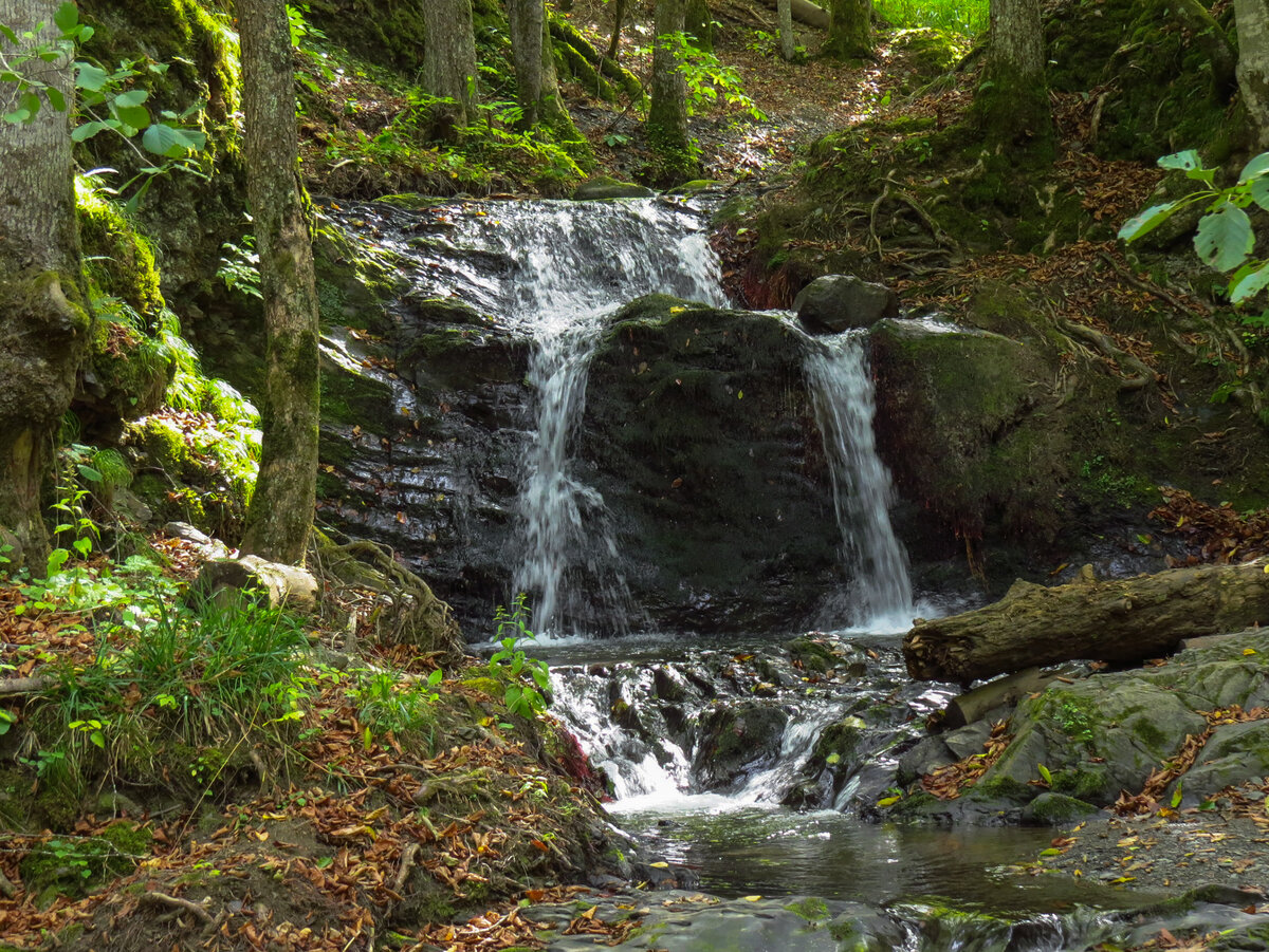 Водопад Оселкового ручья. Здесь и далее фото автора. 17.09.22 г.