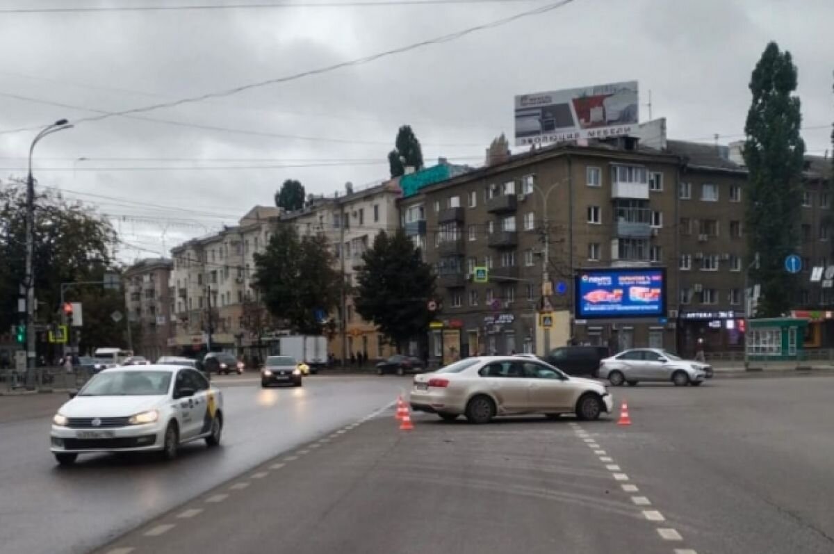    В центре Воронежа в ДТП получила травмы шестилетняя девочка