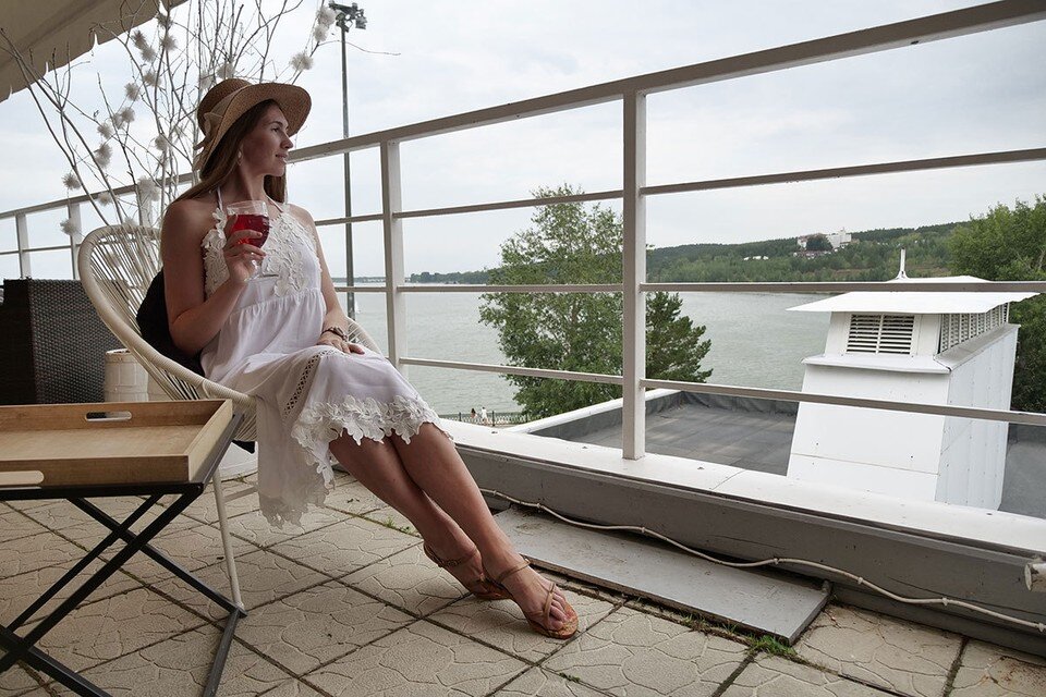     Москвичи стали реже ходить в рестораны после объявления мобилизации Светлана МАКОВЕЕВА