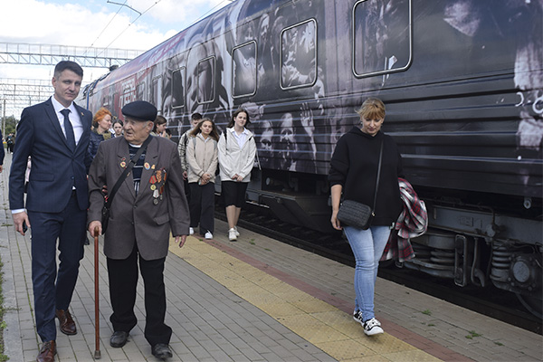 Шахтная санкт петербург. Поезд Победы 2022. Поезд Победы 2024. Поезд эшелон Победы 2022. Поезд Победы 2022 Орел.