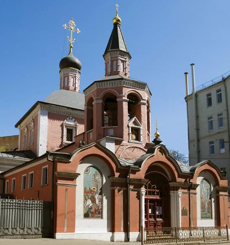 Георгиевская церковь в Лубянском проезде (Яндекс картинки)