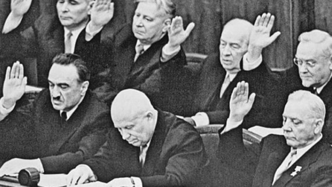 Против хрущева в 1957 выступил. Хрущева. КПРС. Хрущев после отставки.