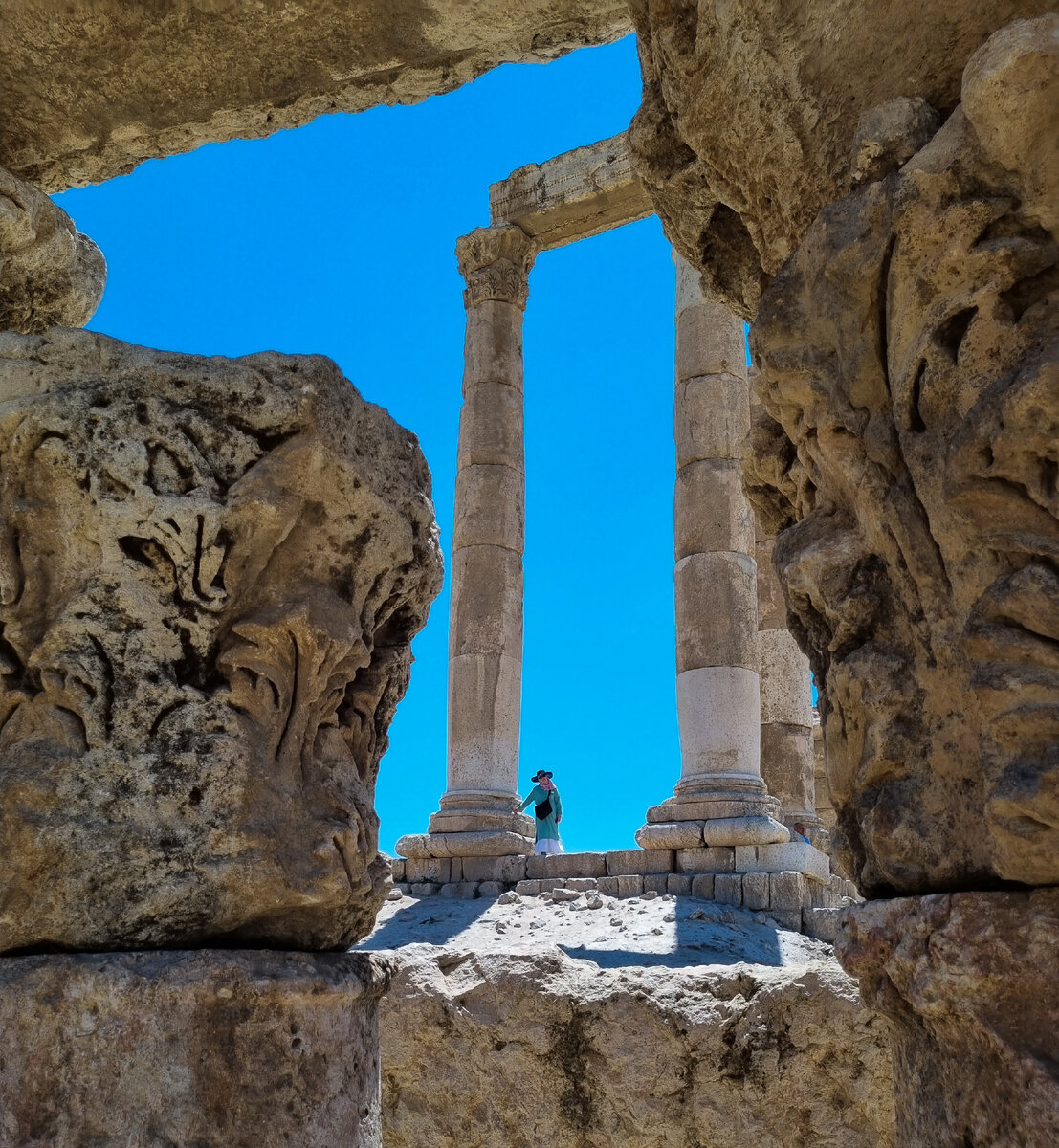 Колонны храма Геркулеса, Цитадель Аммана, Иордания (на фото автор).