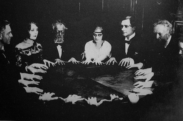 Кадр © “Доктор Мабузе, игрок”. Режиссёр Фриц Ланг, сценаристы Теа фон Харбоу, Фриц Ланг, Норберт Жак / КиноПоиск