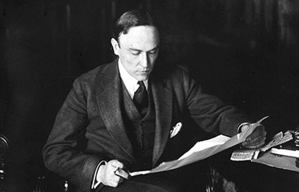 Михаил Иванович Терещенко (1886 – 1956). Один из немногих "буржуинов" во Временном правительстве. Меценат и коллекционер. Поддерживал дружеские отношения с Ф.И.Шаляпиным и А.А.Блоком. Активный участник "заговора Гучкова". В 1918 г. покинул Россию навсегда.