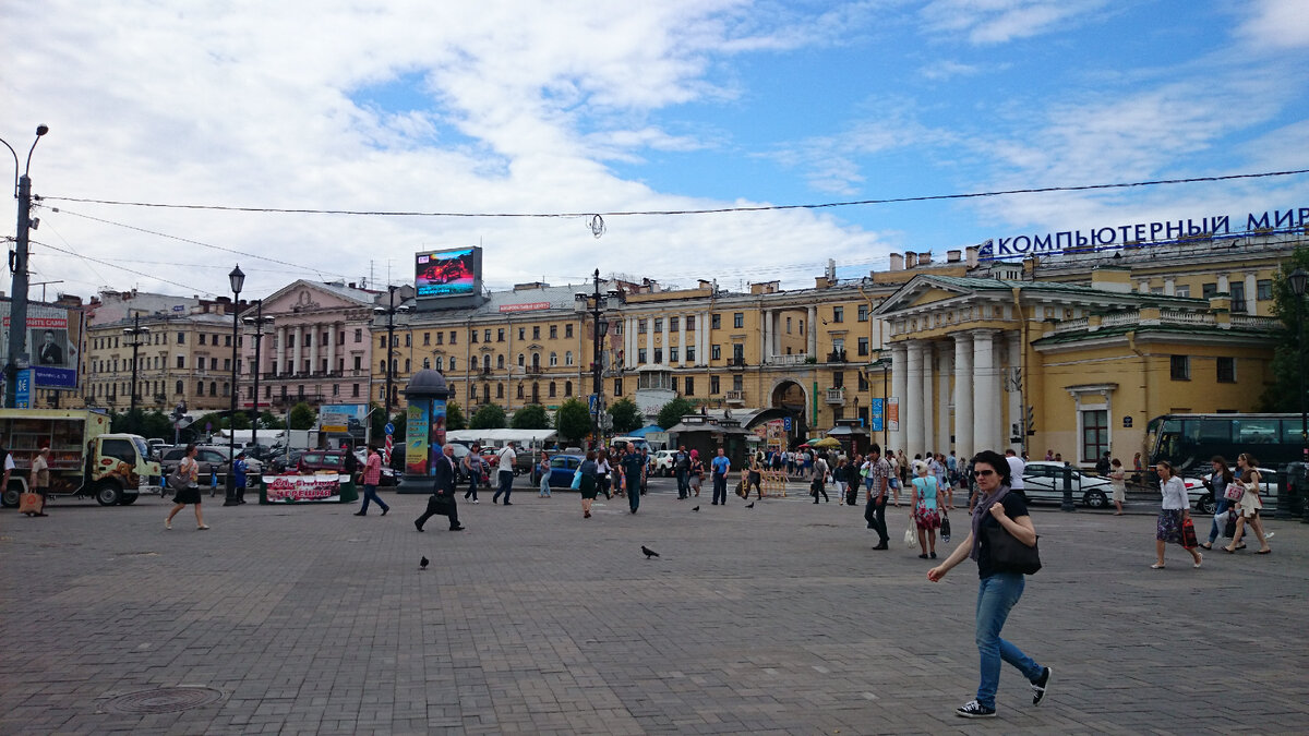 Петербург сенная площадь фото Литературные места Петербурга RBI. Строим искусство Дзен