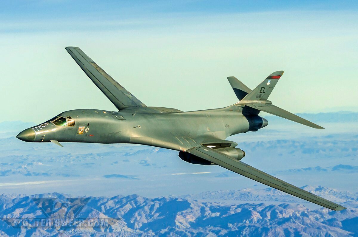 B1 b 3. Бомбардировщик b-1b Lancer. ВВС США B-1b Lancer. Rockwell b-1 Lancer. Rockwell b-1b Lancer.