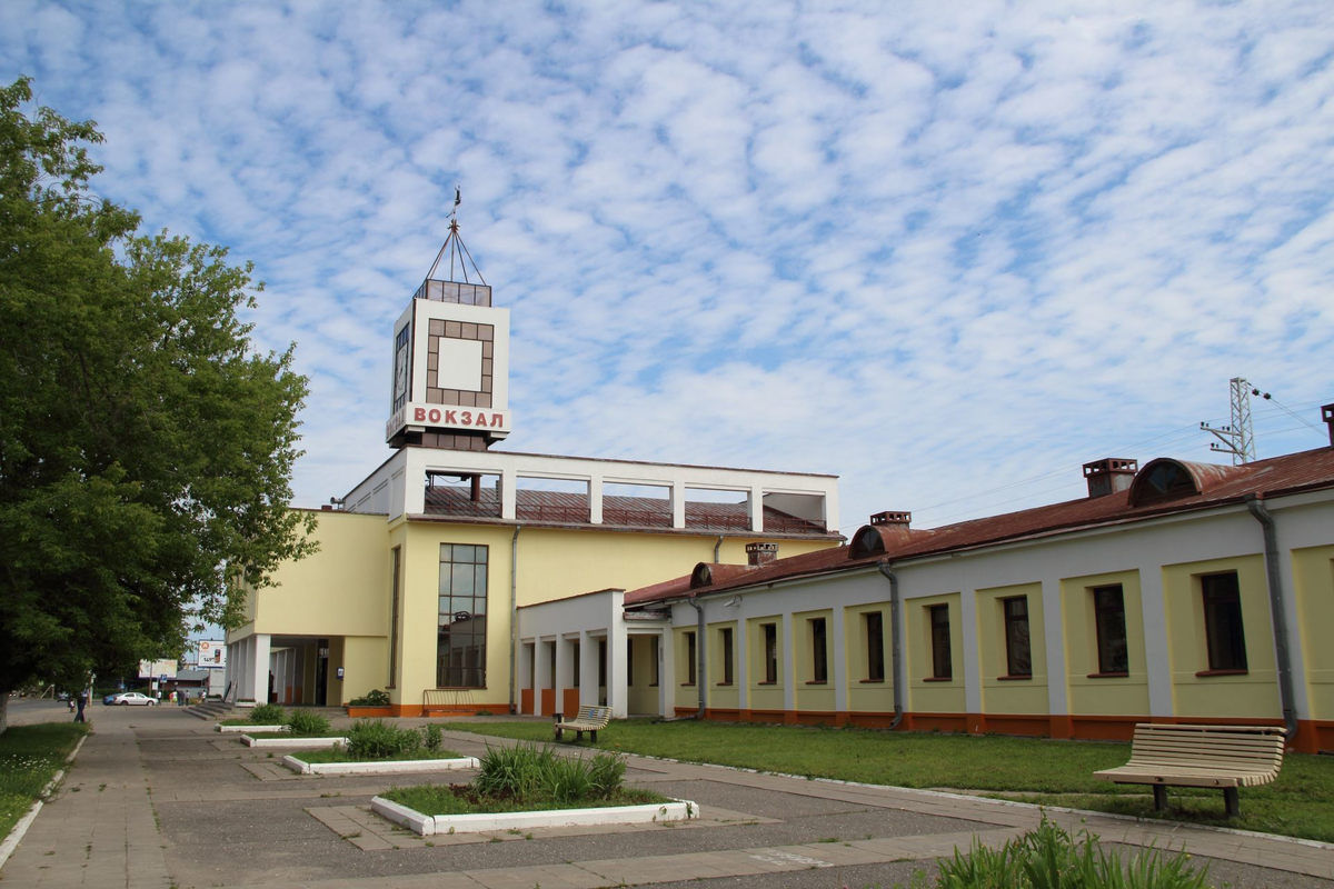 Костромской областной театр кукол. Железнодорожный вокзал Кострома. Кострома ЖД вокзал Кострома новая. Вокзал в Костроме Кострома новая. Вокзал станции Кострома-новая.