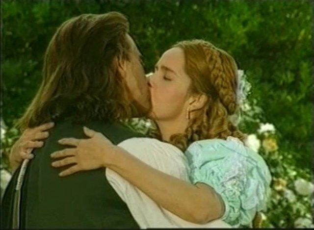 Освальдо Лапорт и Гресия Кольменарес в сериале "Девушка по имени Судьба"