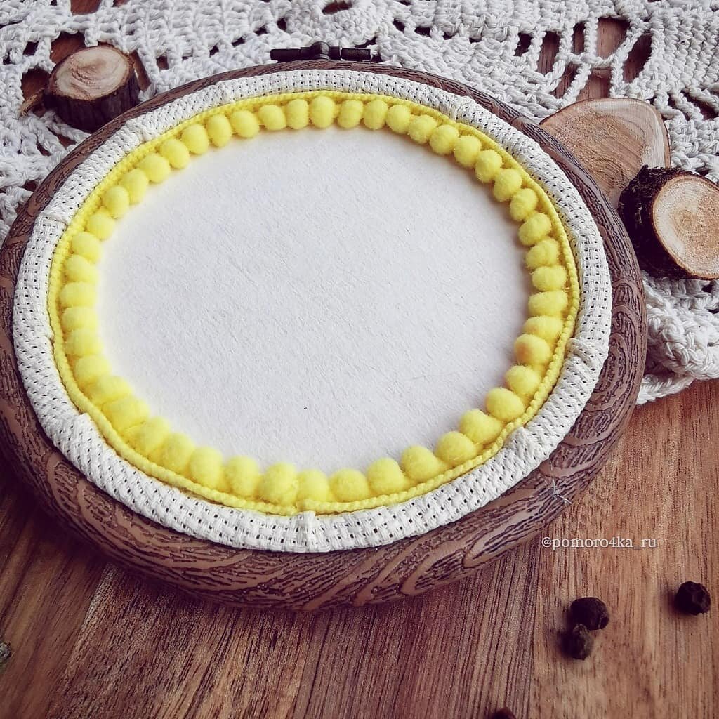 Оформление оборотной стороны вышивки в пяльцах. 