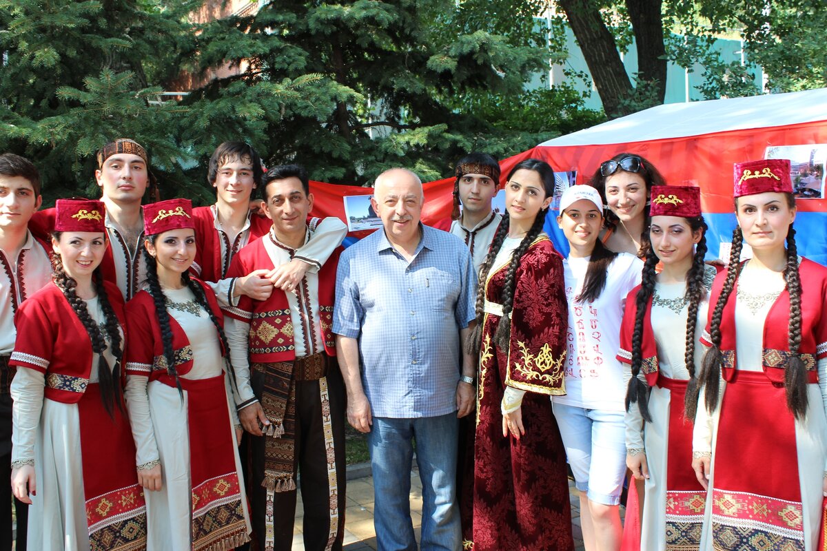 Армяне народ. Армянская община Ростов-на-Дону. Нахичеванская на Дону армянская община. Армянская община в Ростове. Армянская диаспора в Ростове на Дону.