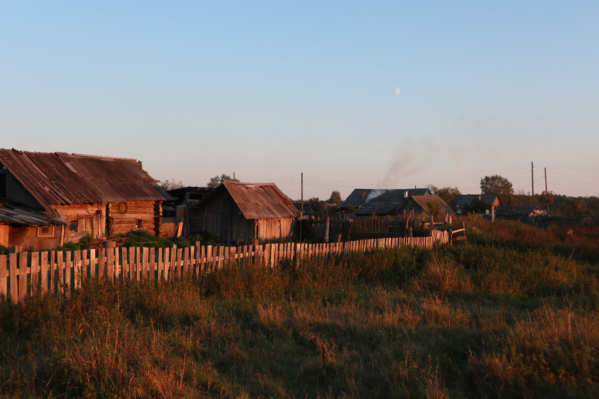 Village тюмень. Мертвые деревни Тюмень. Умирающие деревни на Енисее. Тюмень деревня. Умирающие деревни фото.