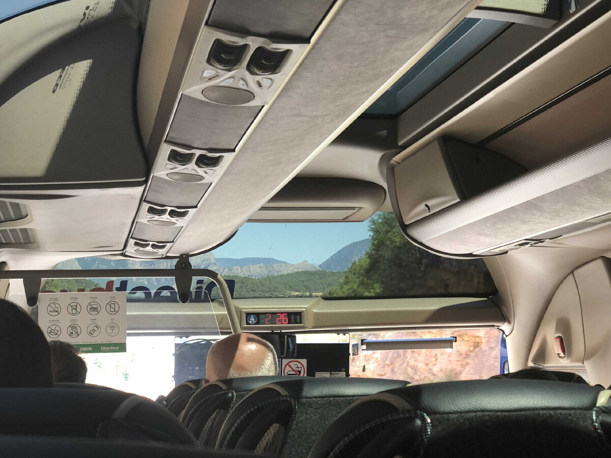 Салон автобуса Барселона-Андорра. Компания Directbus