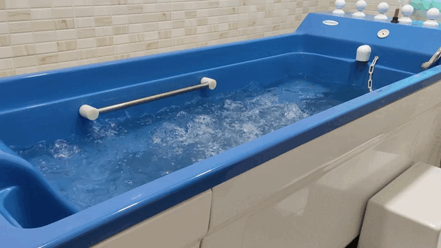 Нажмите на видео, если оно не воспроизводится автоматически