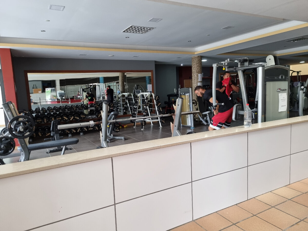Тренажерный зал в нашем отеле "Hotelvivi", Кабо-Верде, Прая, 18.11.2021