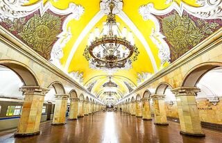 Станция Комсомольская, Московский метрополитен